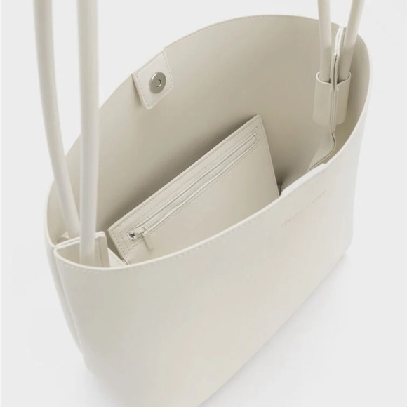 COPY - COPY - Charles and Keith leia tote bag- BRAND NEW WITH TAGS - Picture 4 of 11